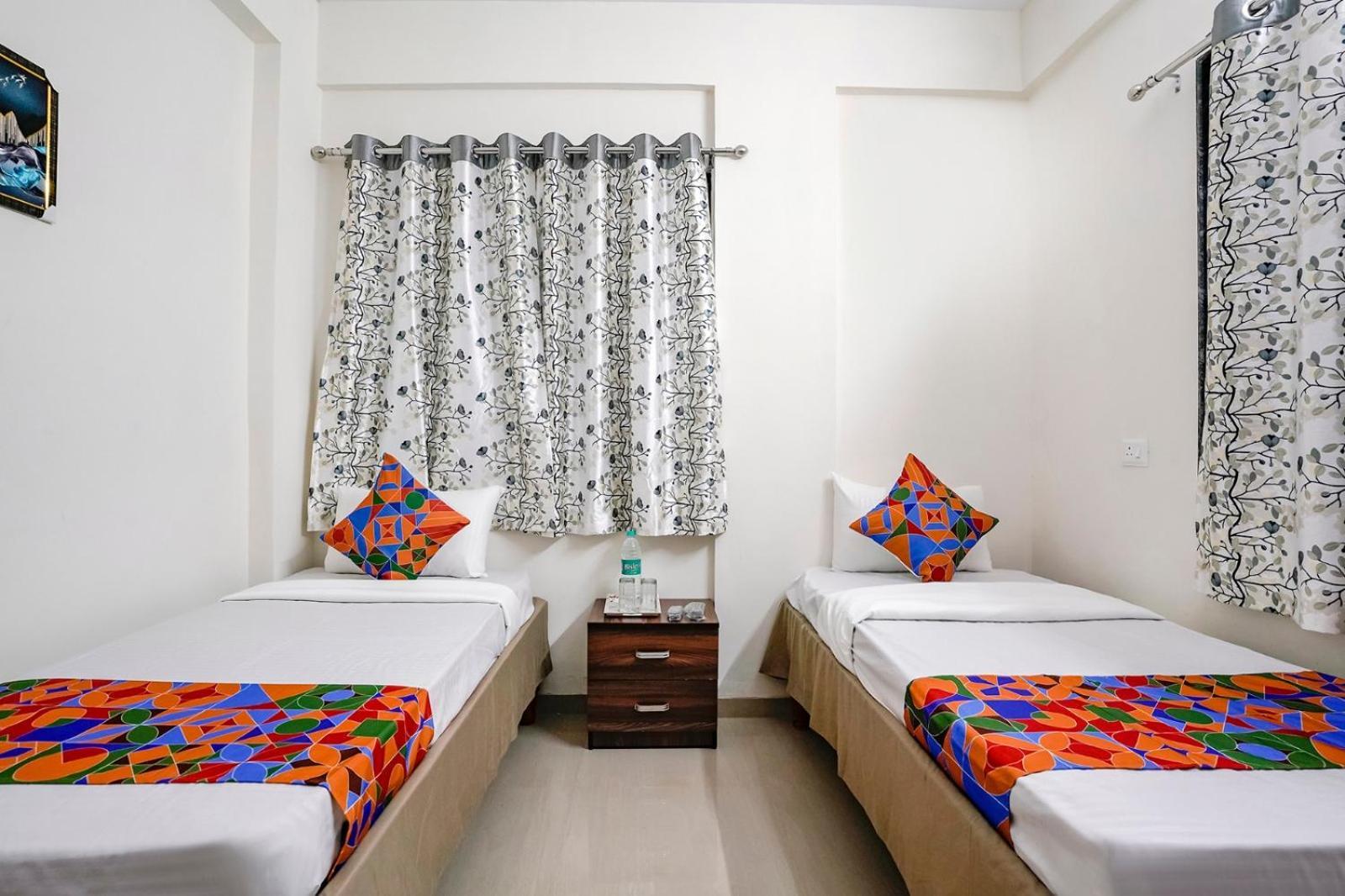 Hotel Comfort Caves Nashik Buitenkant foto